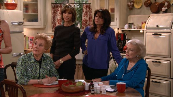 Hot in Cleveland - It's Alive!
