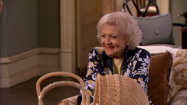 Hot in Cleveland - That Changes Everything