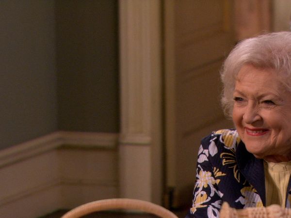 Hot in Cleveland - That Changes Everything