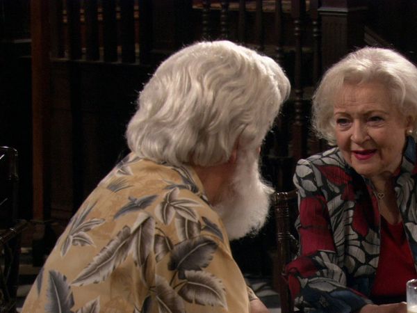 Hot in Cleveland - Claus, Tails & High-Pitched Males: Birthdates 3