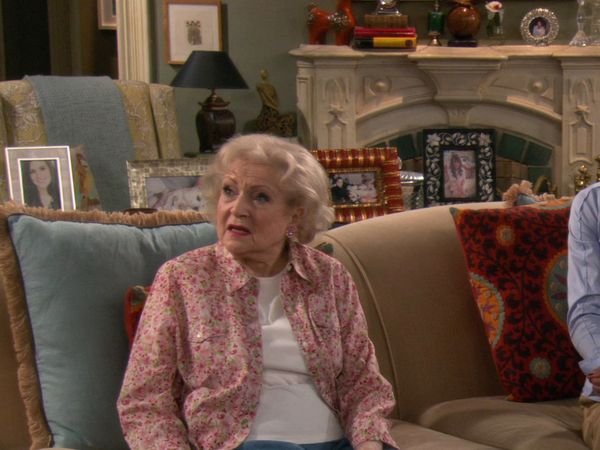 Hot in Cleveland - Cruel Shoes