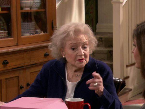 Hot in Cleveland - Tangled Web
