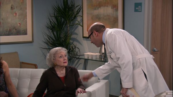 Hot in Cleveland - God and Football
