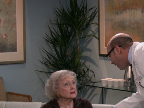 Hot in Cleveland - God and Football