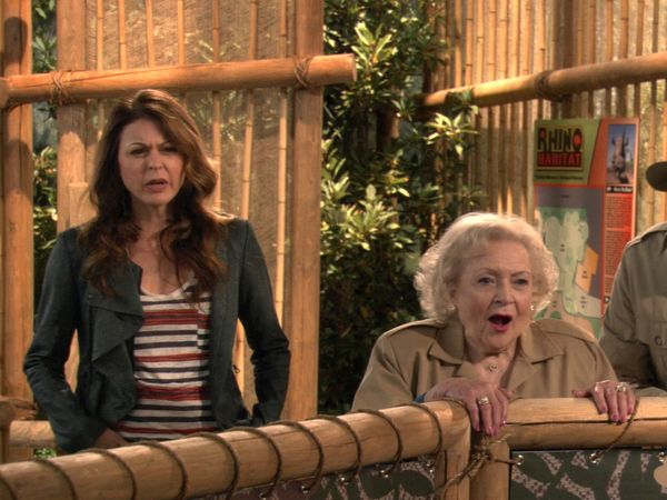 Hot in Cleveland - Two Girls and a Rhino