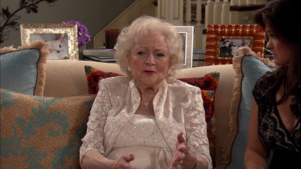 Hot in Cleveland - Elka's Choice