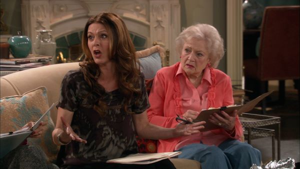 Hot in Cleveland - Dog Tricks, Sex Flicks & Joy's Fix