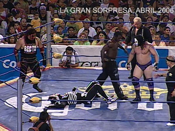 Lucha libre AAA - LA GRAN SORPRESA