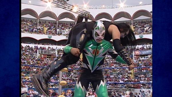 Lucha libre AAA - LA GRAN SORPRESA