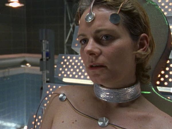 Welcome to Paradox - The Girl Who Was Plugged In