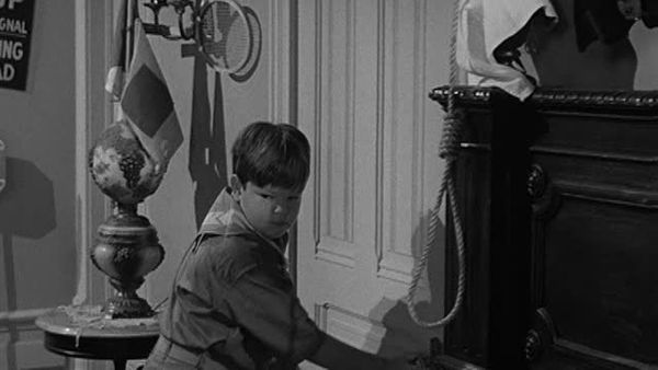 The Addams Family - Morticia And The Psychiatrist