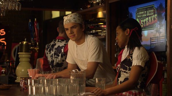 Degrassi: The Next Generation - Dirt Off Your Shoulder, Pt. 1