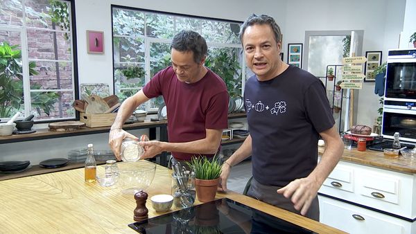Torres en la cocina - Pizza de Sobrasada y Miel, Mero Con Ajo Negro