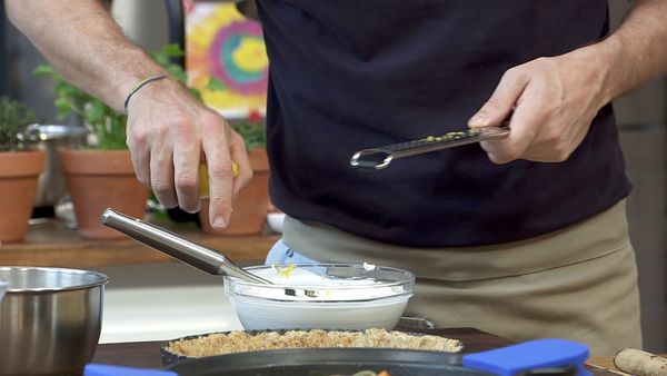 Torres en la cocina - Guiso de Lacón Con Grelos y Tarta de Piña y Yogur