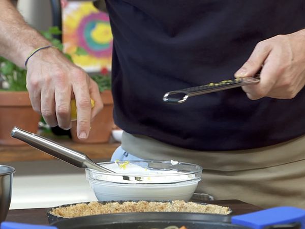 Torres en la cocina - Guiso de Lacón Con Grelos y Tarta de Piña y Yogur