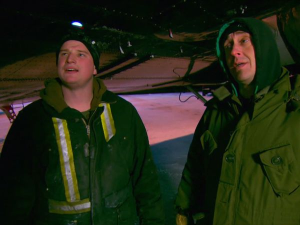 Ice Pilots NWT - Gear Lock
