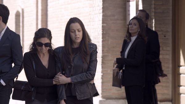 Sin identidad - Alfiles y peones sin reina