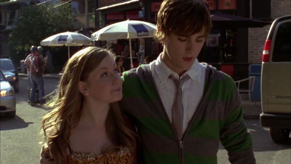Degrassi: The Next Generation - Somebody (aka Love Games - US)