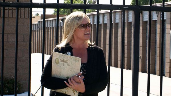 Storage Wars - Pay the Lady