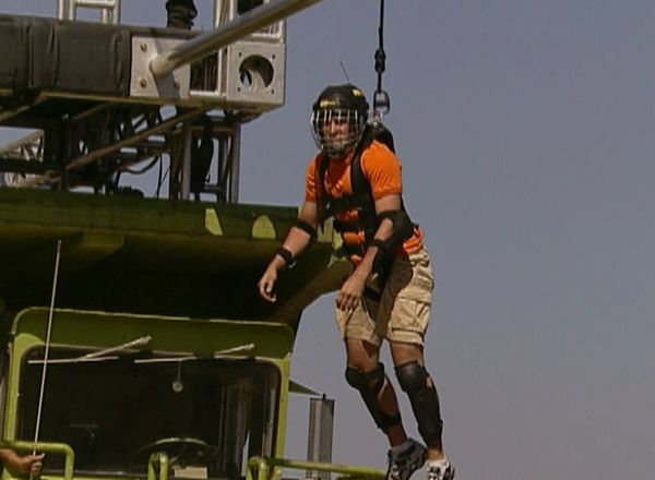 Fear Factor - Rolling Flag Snag,Sand Crab Panning,Suspended Car Rotisserie