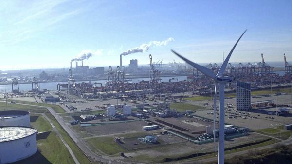 Giant Hubs - Port of Rotterdam