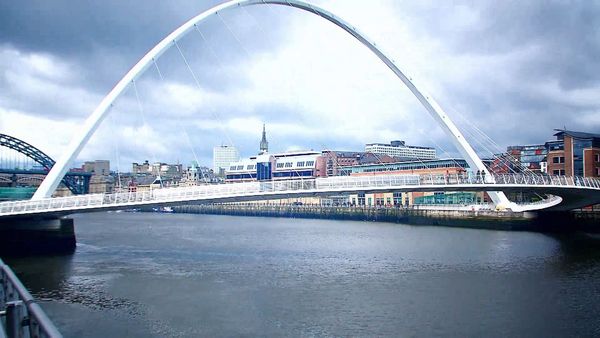 Giant Constructions - Moving Bridges