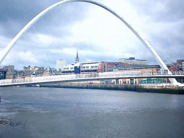 Giant Constructions - Moving Bridges