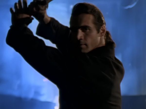 Highlander - Comes a Horseman