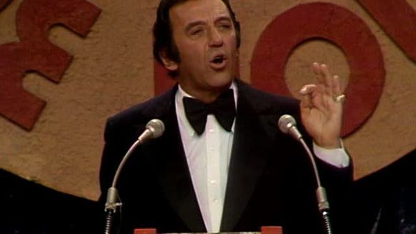 The Dean Martin Celebrity Roasts - Suzanne Somers (11/21/1978)