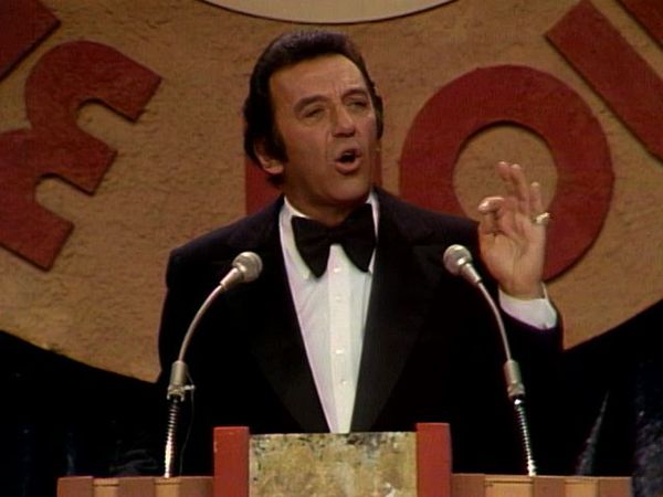 The Dean Martin Celebrity Roasts - Suzanne Somers (11/21/1978)