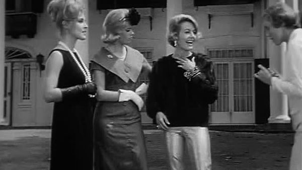 The Beverly Hillbillies - Elly Starts To School