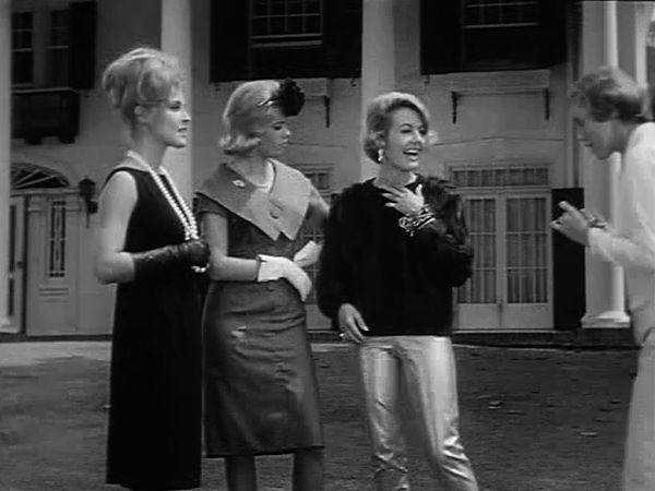 The Beverly Hillbillies - Elly Starts To School