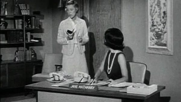 The Beverly Hillbillies - The Clampetts Are Overdrawn