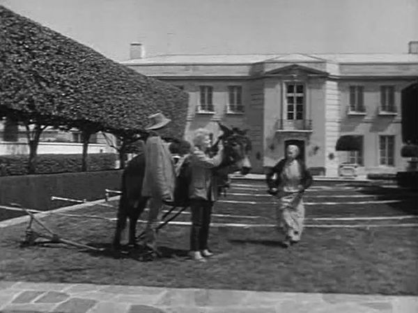 The Beverly Hillbillies - Granny's Garden