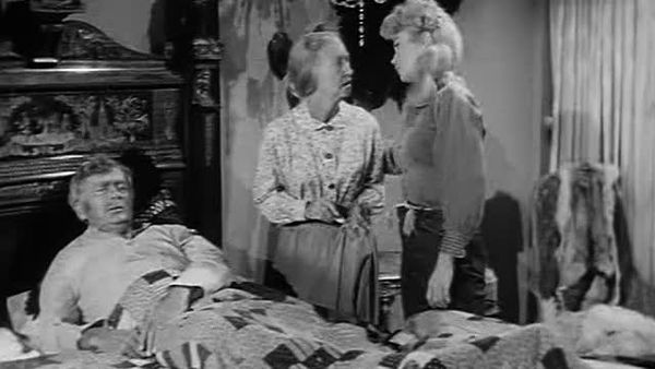 The Beverly Hillbillies - Hair-Raising Holiday