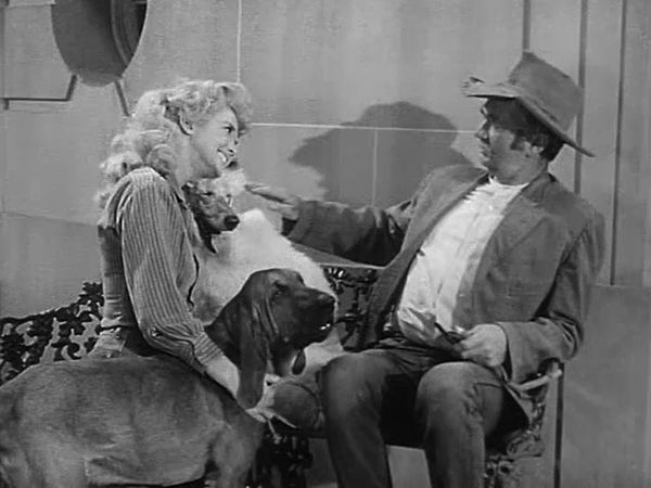 The Beverly Hillbillies - Duke Steals A Wife