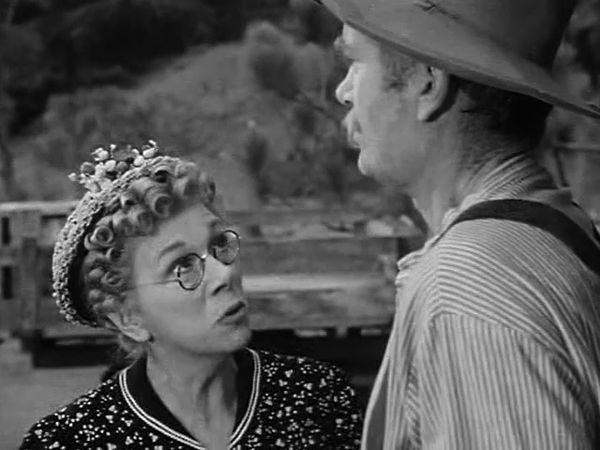 The Beverly Hillbillies - Jed Pays His Income Tax