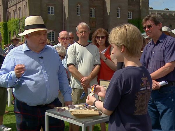 Antiques Roadshow Detectives - Episode 8