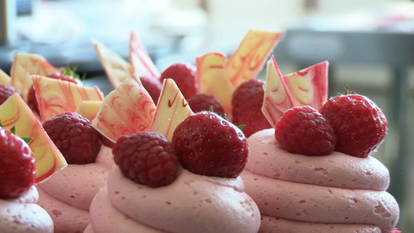 Britain's Best Bakery - Episode 17