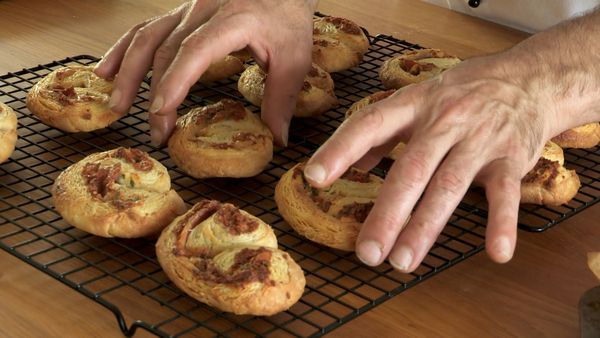 Britain's Best Bakery - Episode 9