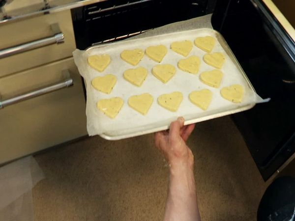 Britain's Best Bakery - Episode 10