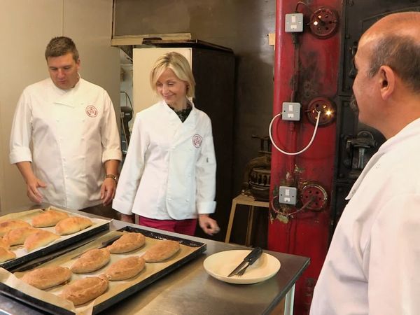 Britain's Best Bakery - Episode 9