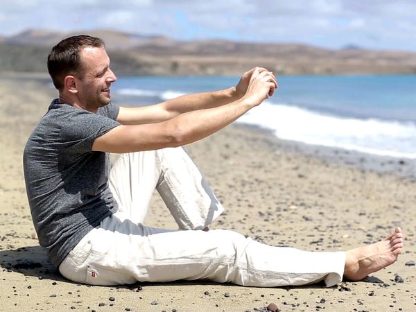 Xploration Earth 2050 - Future Tech Goes Back In Time