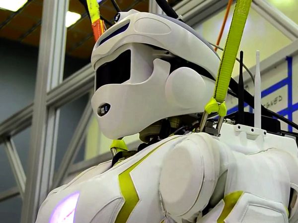 Xploration Earth 2050 - Cyborgs