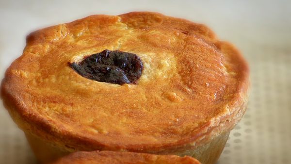 Britain's Best Bakery - Episode 16