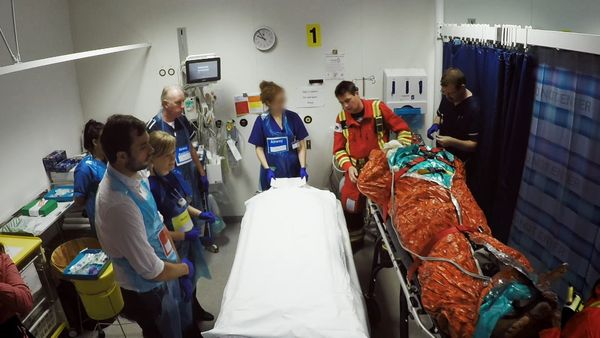Surgeons: At the Edge of Life - Every Second Counts