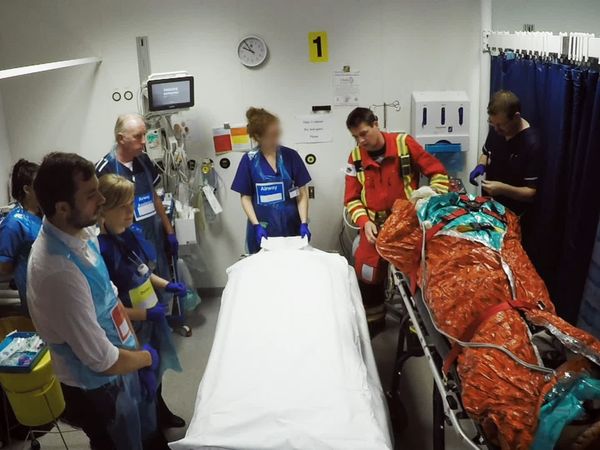 Surgeons: At the Edge of Life - Every Second Counts