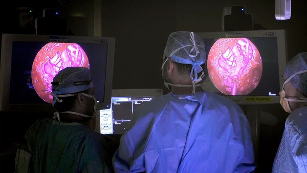 Surgeons: At the Edge of Life - Pushing The Boundaries