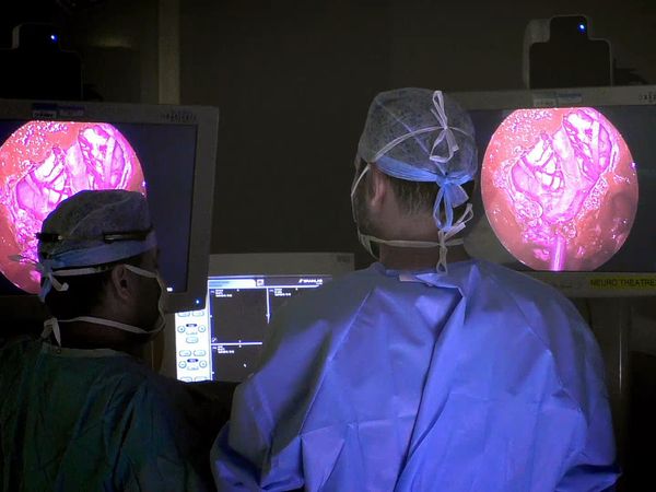 Surgeons: At the Edge of Life - Pushing The Boundaries