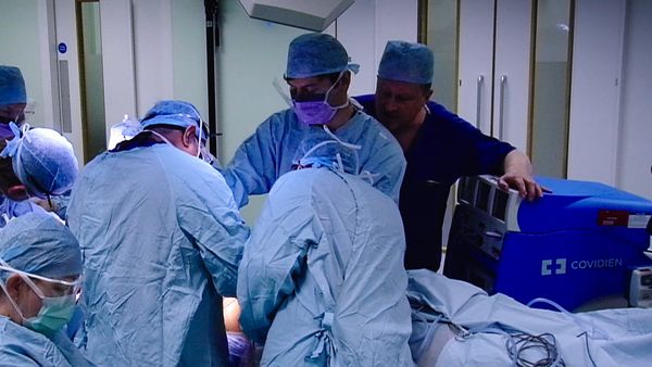 Surgeons: At the Edge of Life - The Longest Day